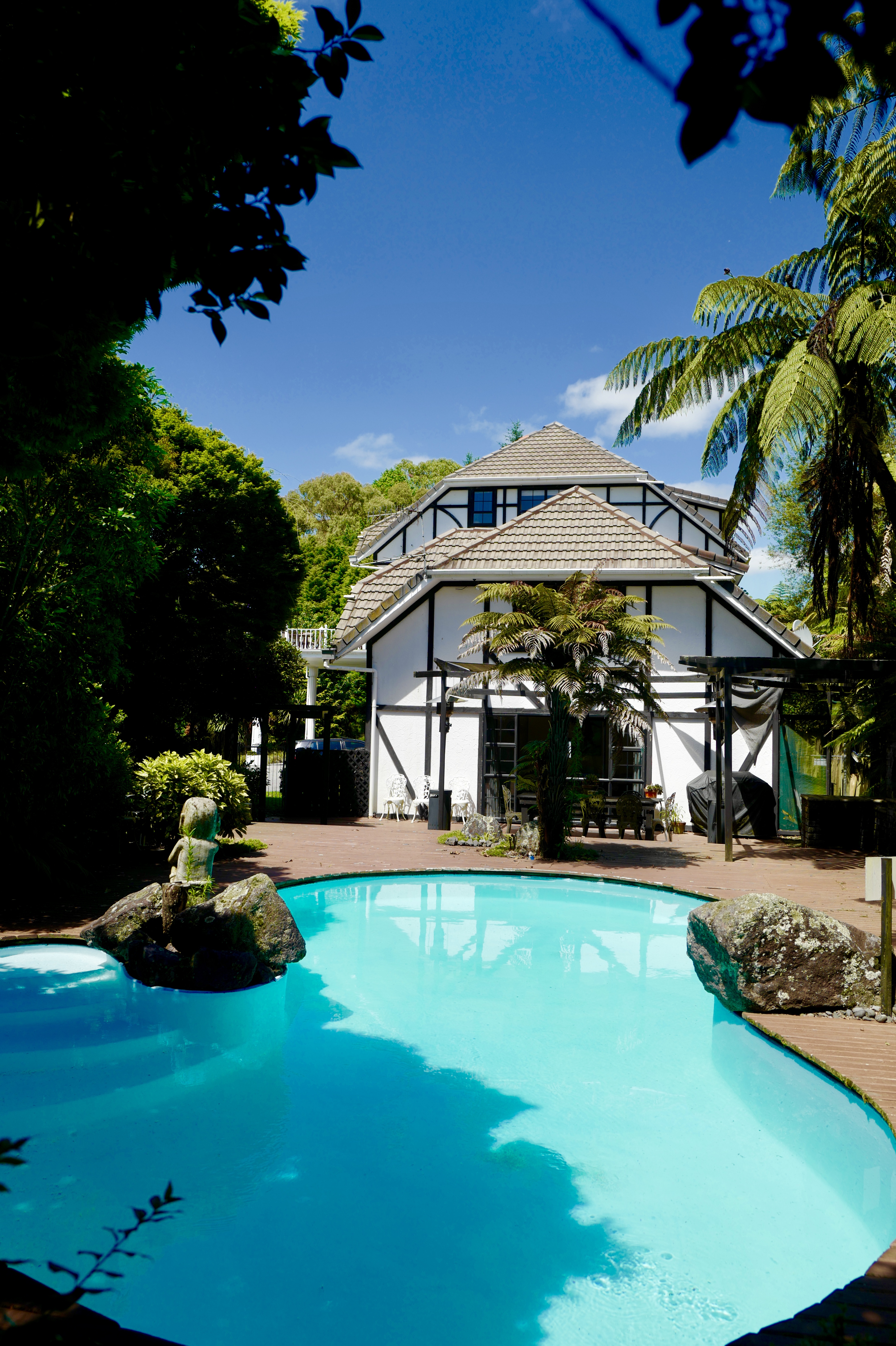 Hamurana Lodge - Image 2