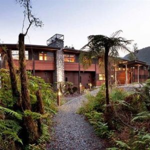 Te Waonui Forest Retreat
