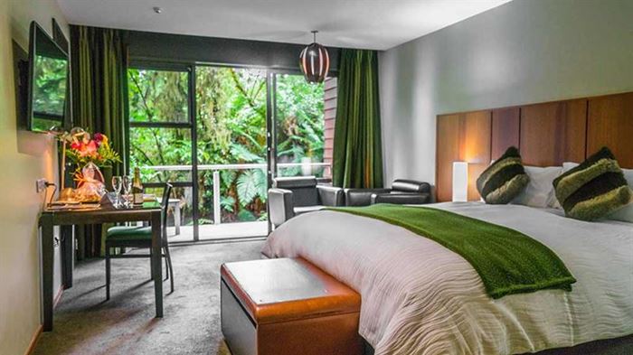 Te Waonui Forest Retreat - Image 2